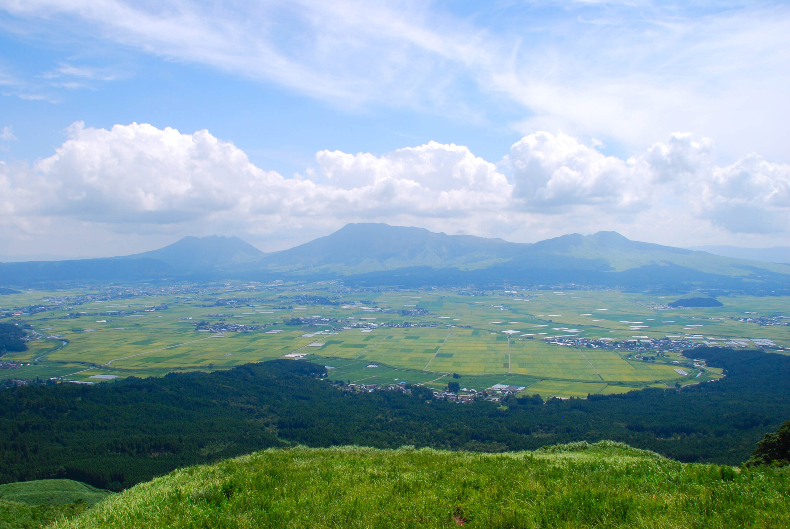 阿蘇カルデラ全景
